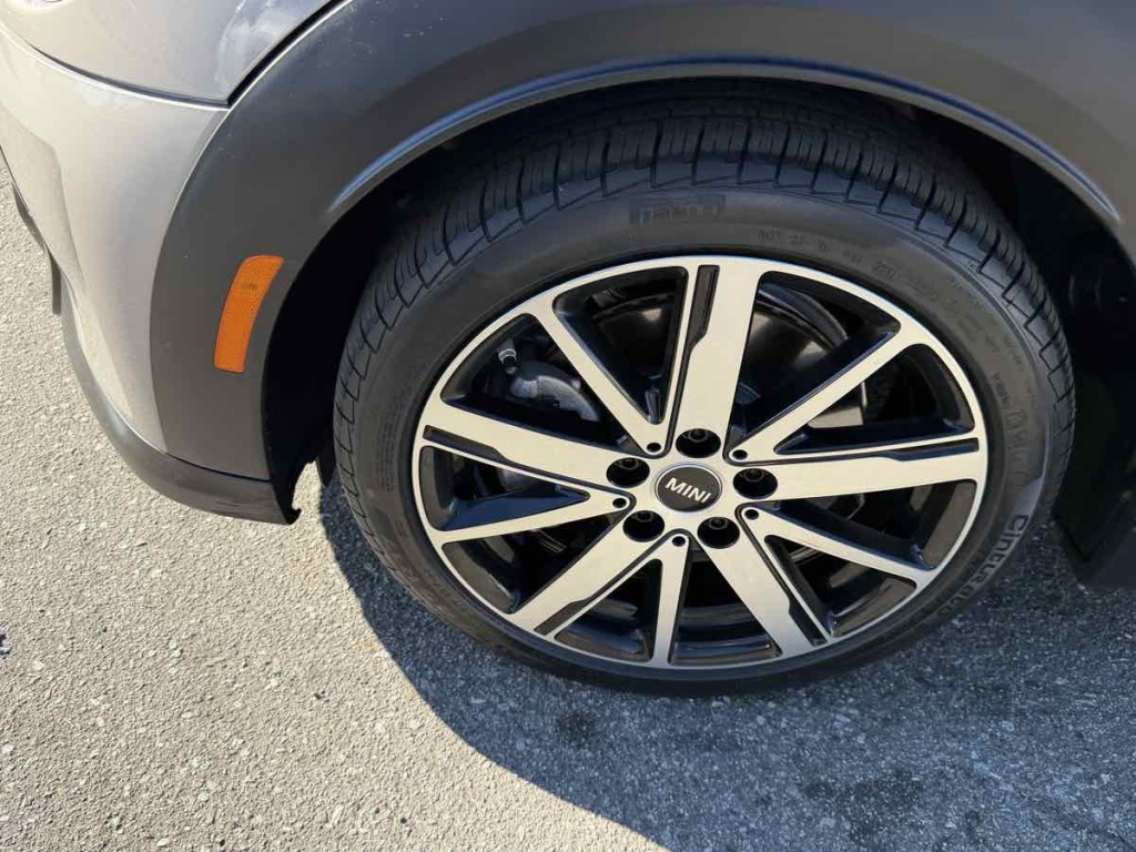 2022 MINI Cooper Image 8