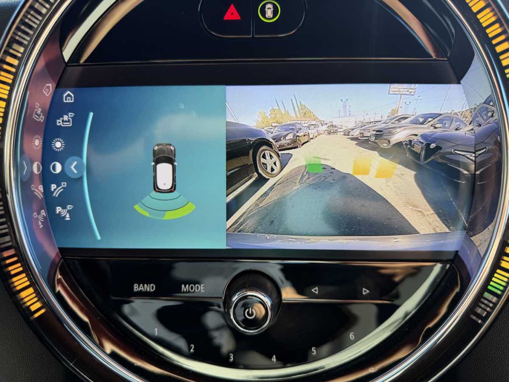 2022 MINI Cooper Image 14