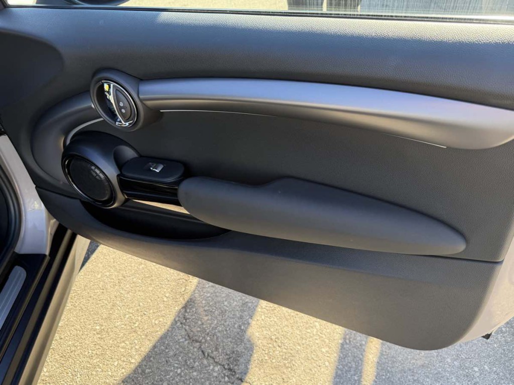 2022 MINI Cooper Image 18