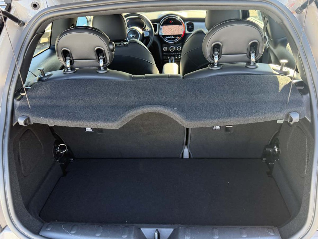 2022 MINI Cooper Image 23