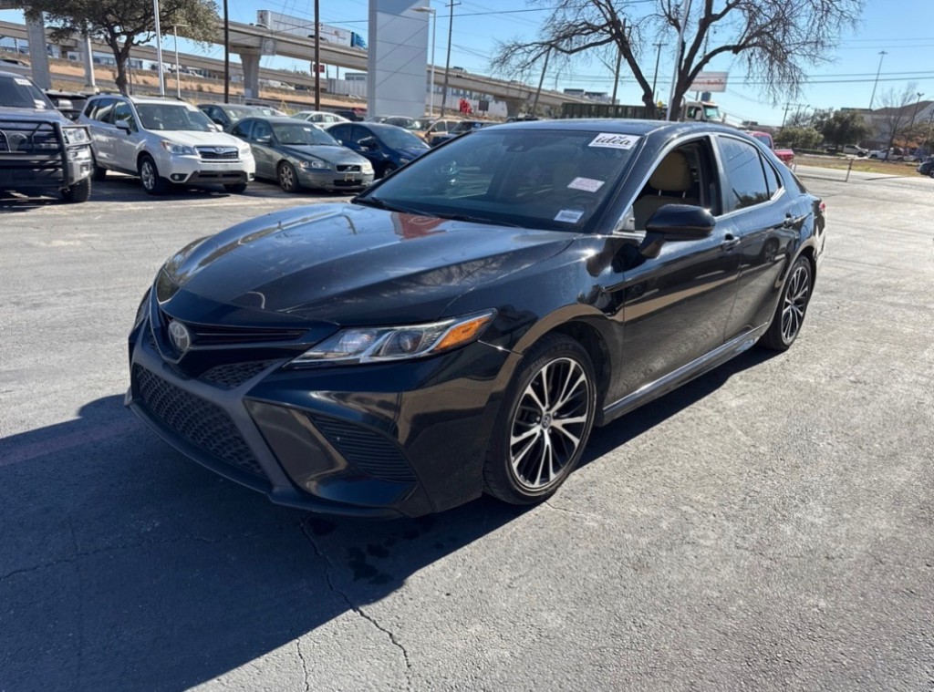 2019 Toyota Camry SE