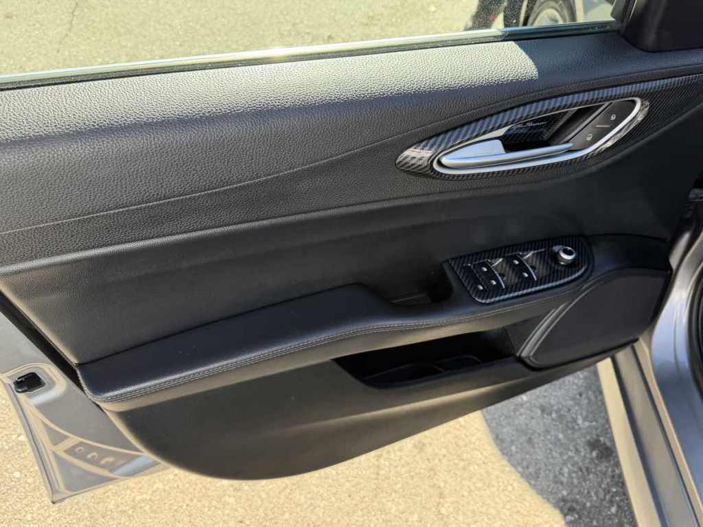 2017 Alfa Romeo Giulia Image 7