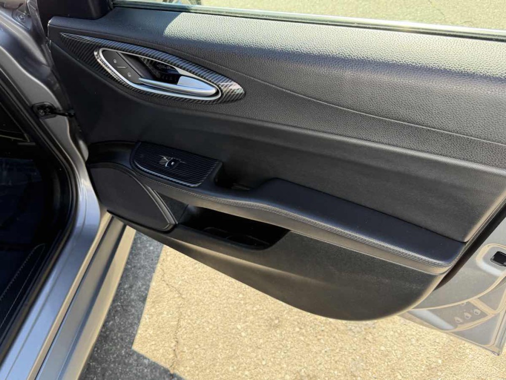 2017 Alfa Romeo Giulia Image 11