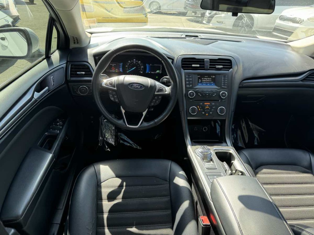 2018 Ford Fusion Image 12