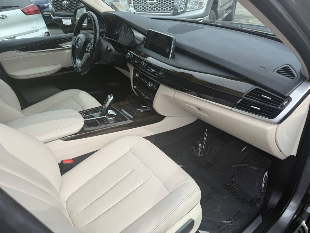 2016 BMW X5 Image 16