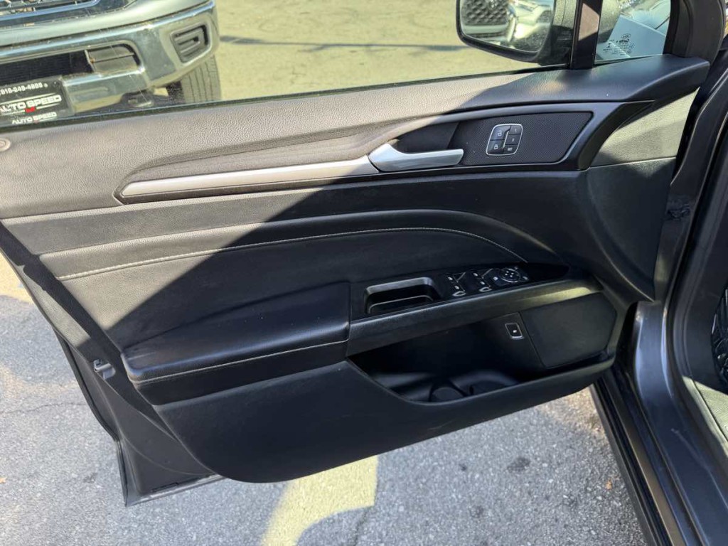 2019 Ford Fusion Image 10