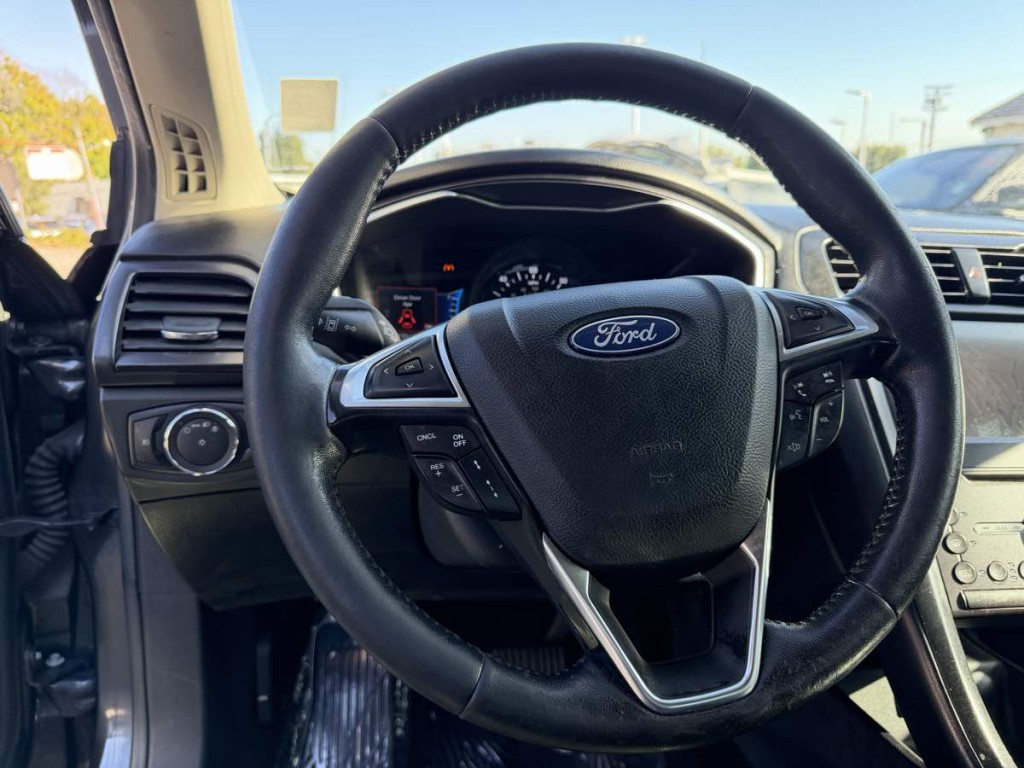 2019 Ford Fusion Image 12