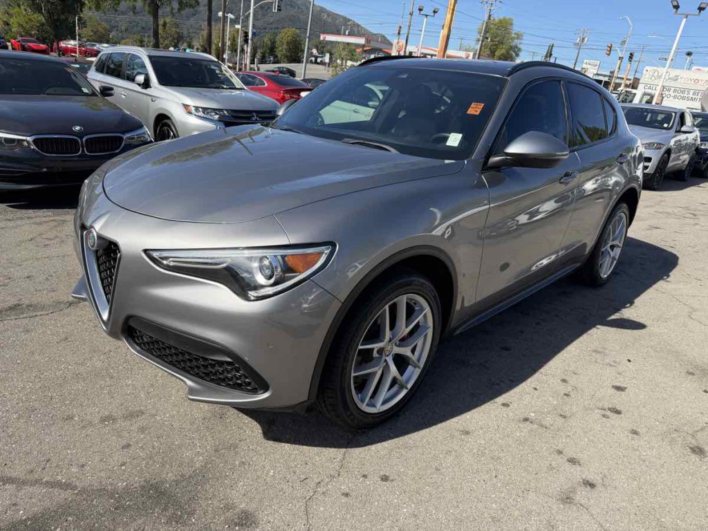 2018 Alfa Romeo Stelvio Image 3