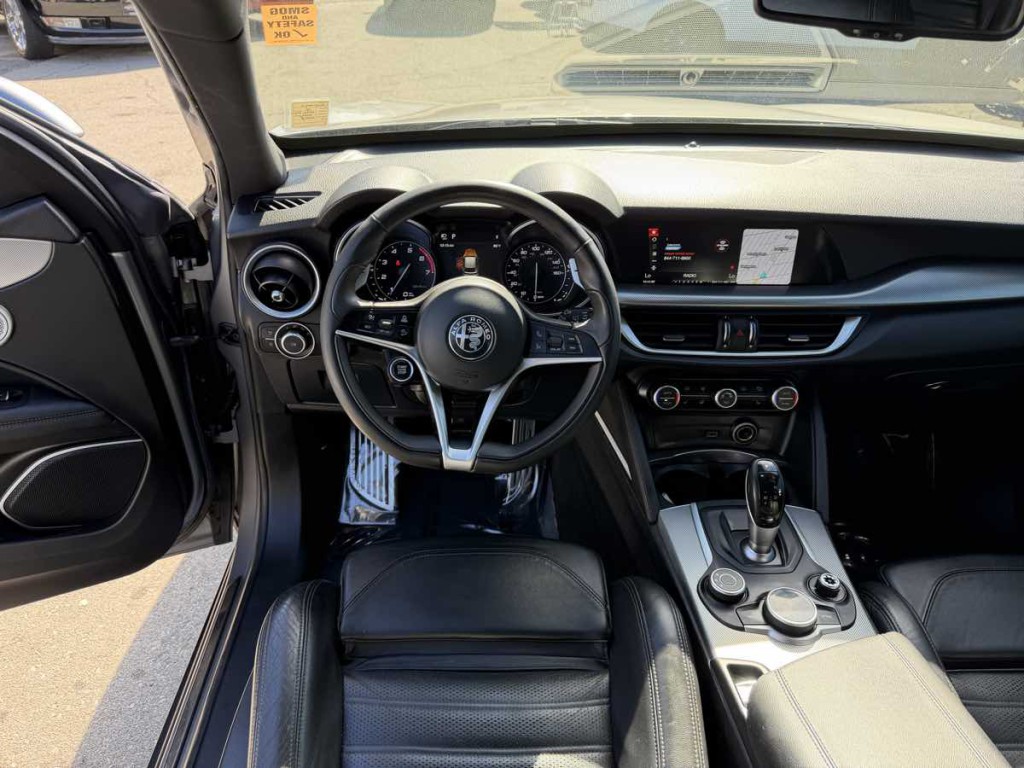 2018 Alfa Romeo Stelvio Image 10