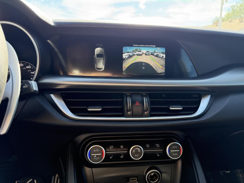 2018 Alfa Romeo Stelvio Image 14