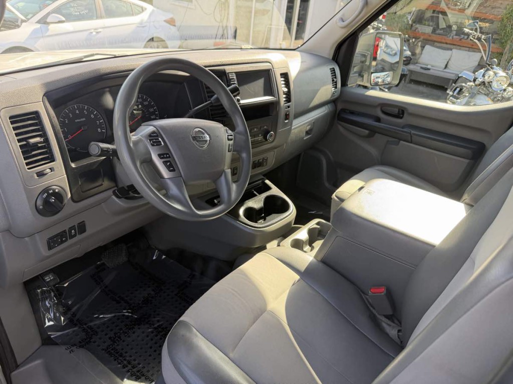 2019 Nissan NV Image 9