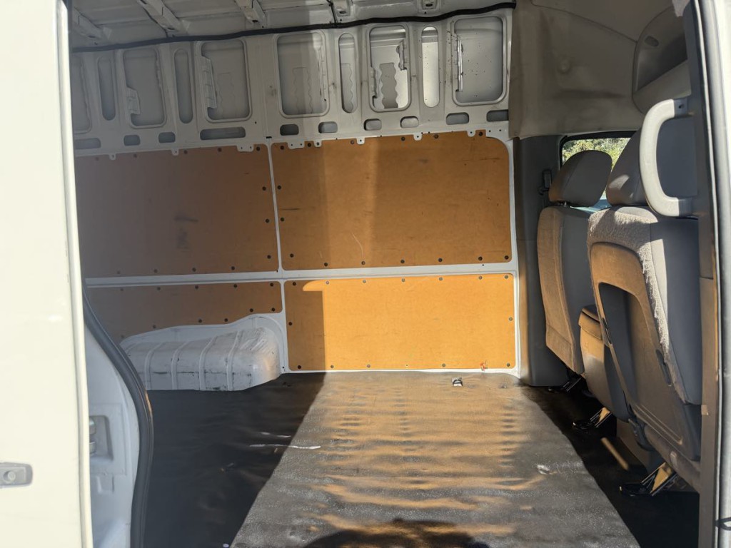 2019 Nissan NV Image 16