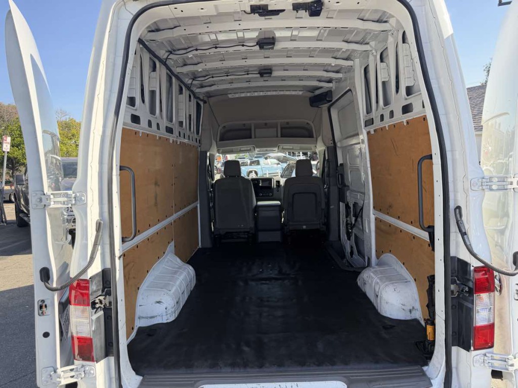 2019 Nissan NV Image 18