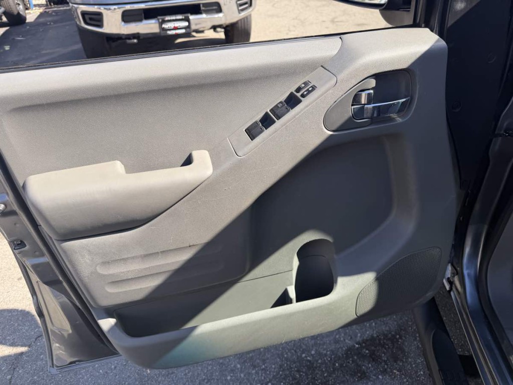 2018 Nissan Frontier Image 10