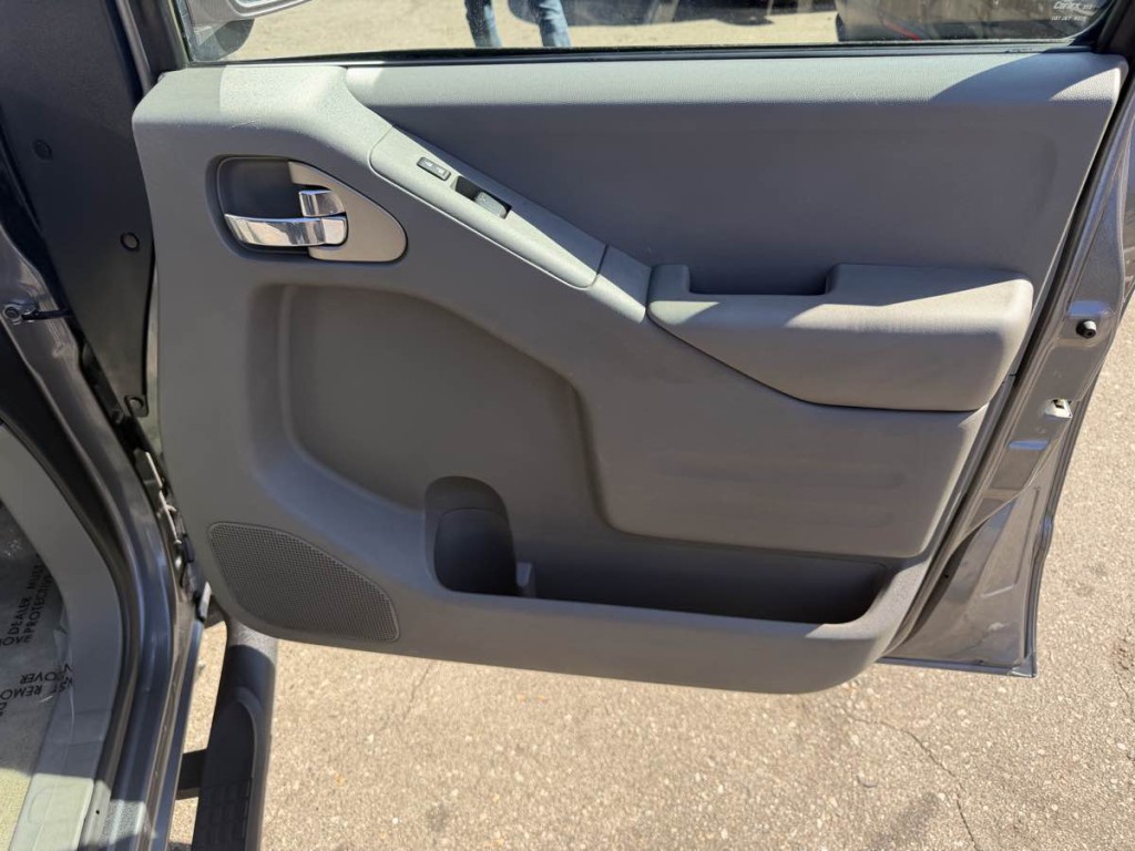 2018 Nissan Frontier Image 17