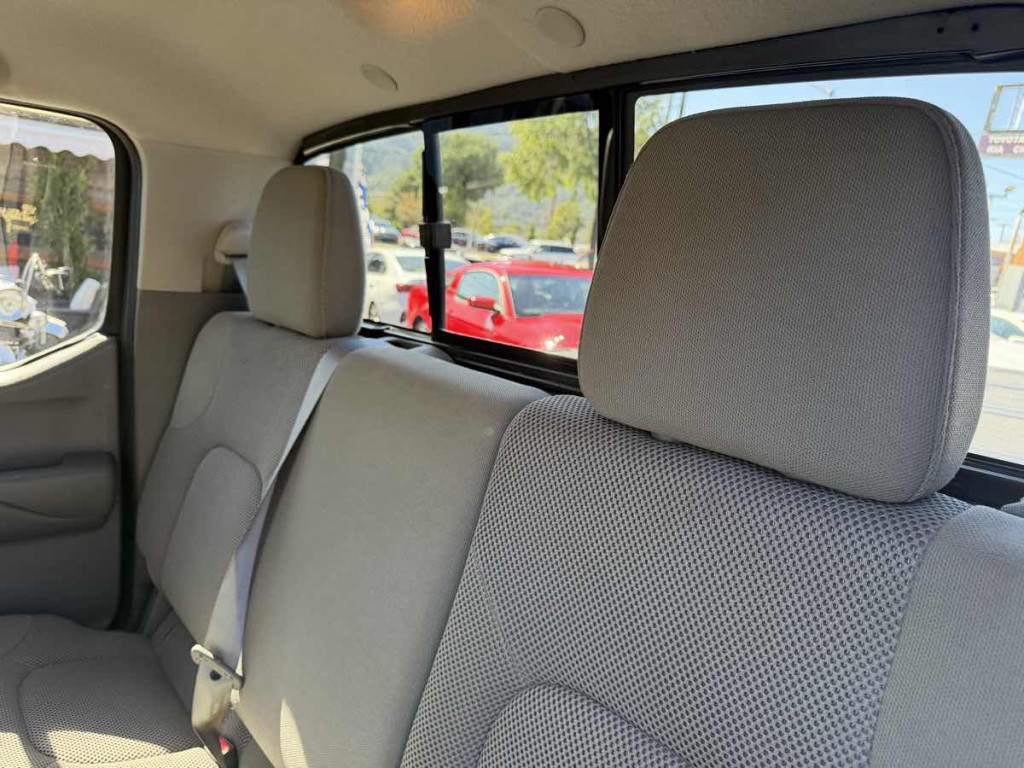 2018 Nissan Frontier Image 24