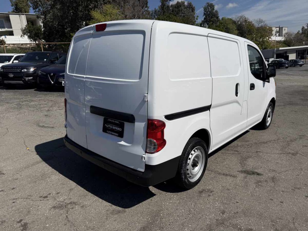 2017 Chevrolet Express Image 4