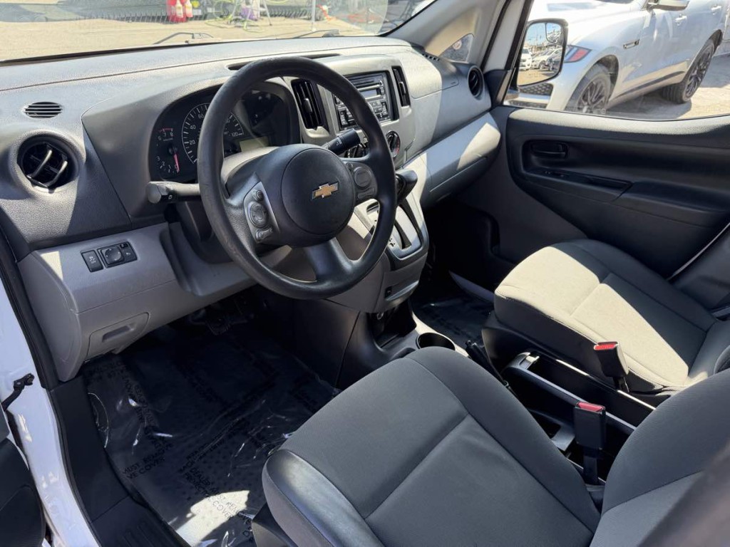 2017 Chevrolet Express Image 8