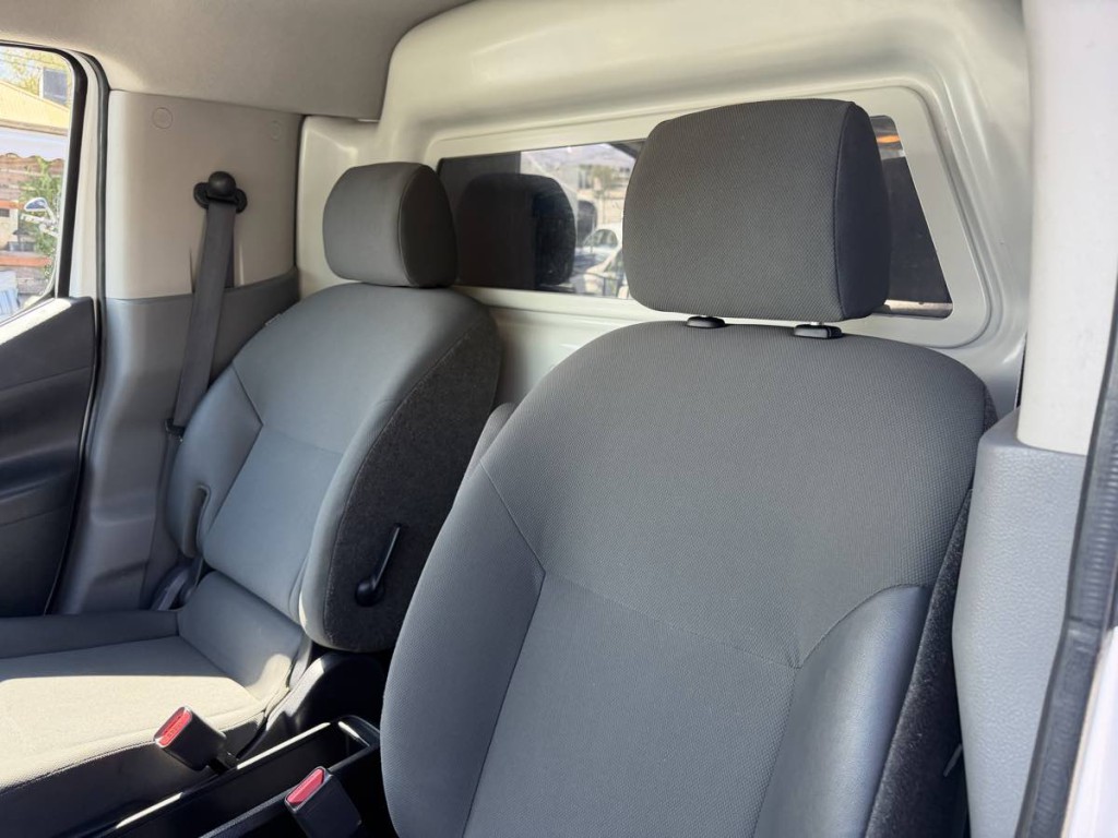 2017 Chevrolet Express Image 14