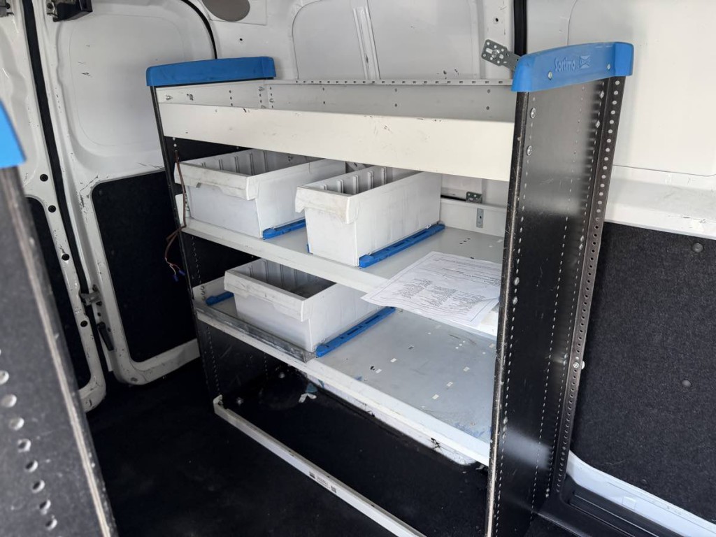 2017 Chevrolet Express Image 18