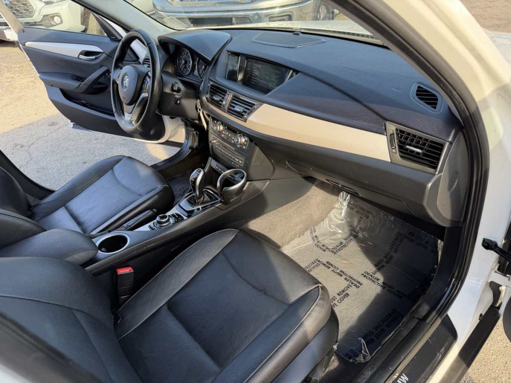 2015 BMW X1 Image 13
