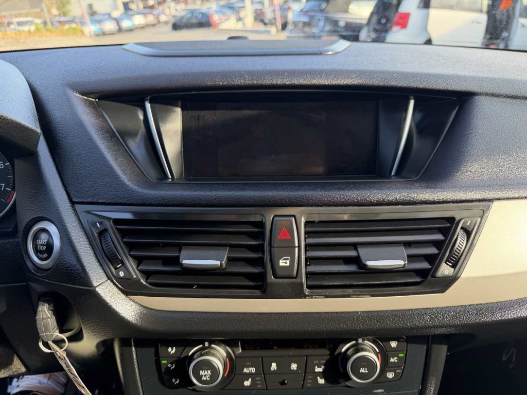 2015 BMW X1 Image 23