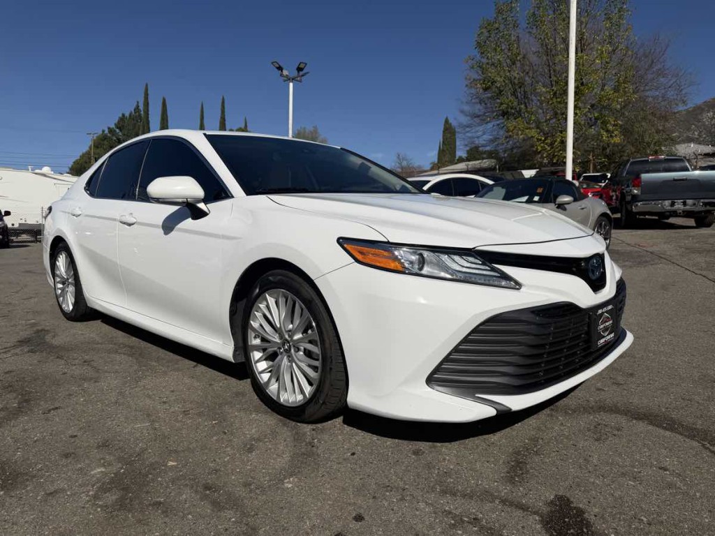 2019 Toyota Camry Image 1