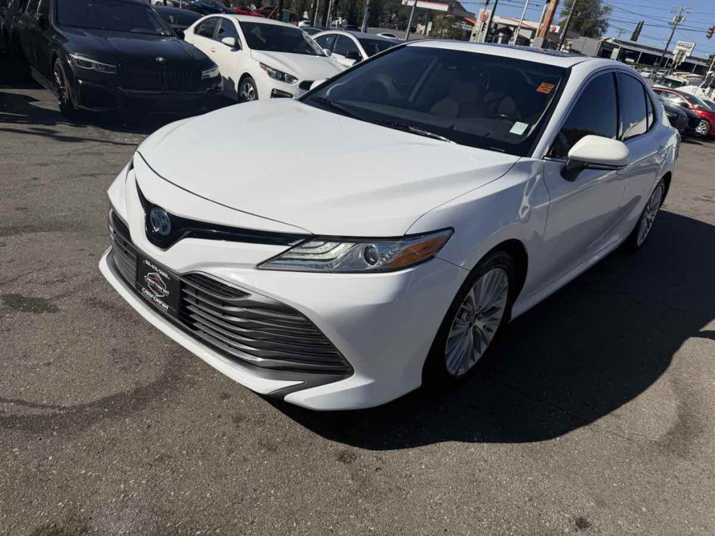2019 Toyota Camry Image 3
