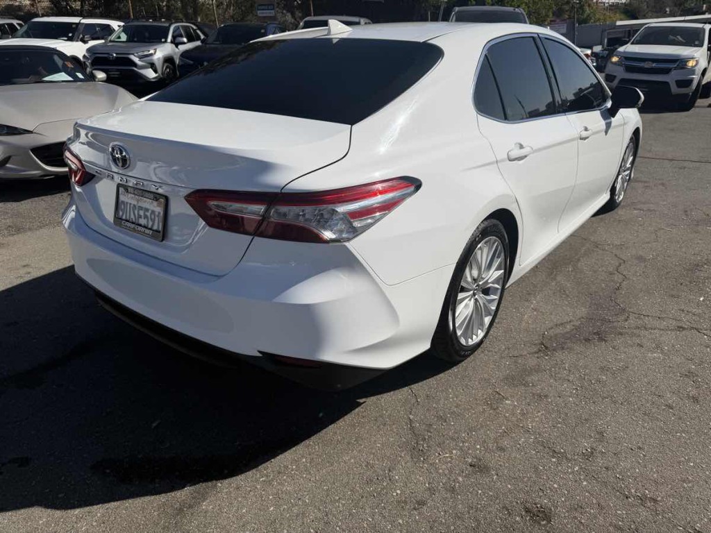 2019 Toyota Camry Image 4