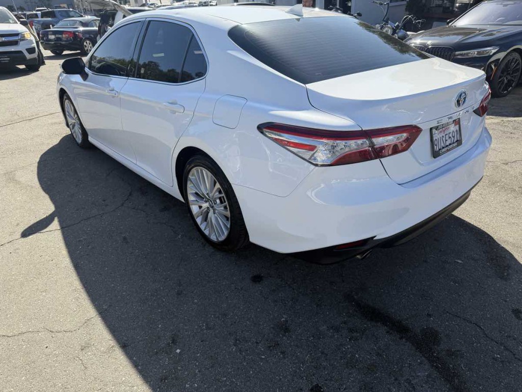 2019 Toyota Camry Image 6