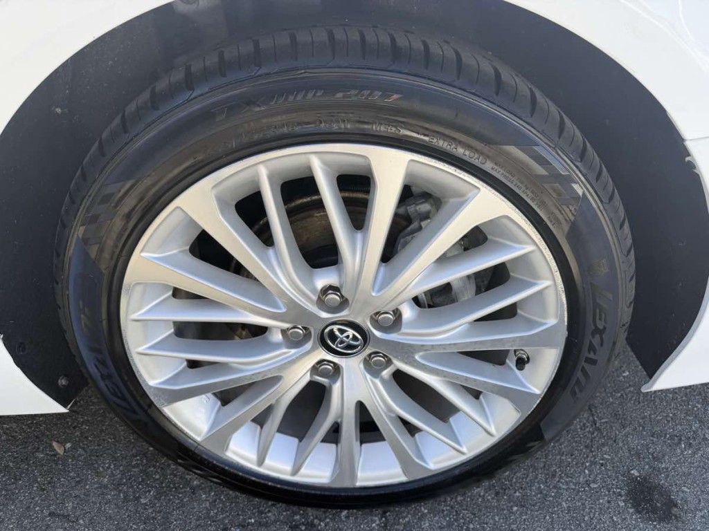 2019 Toyota Camry Image 8