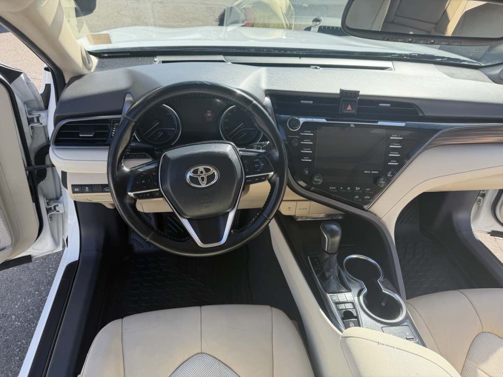 2019 Toyota Camry Image 11