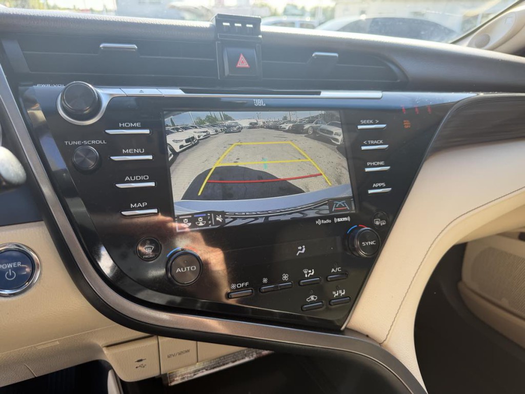 2019 Toyota Camry Image 13