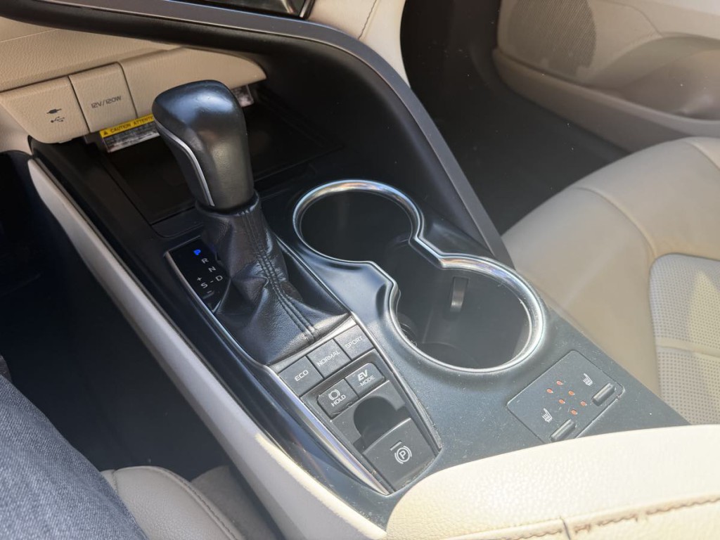 2019 Toyota Camry Image 15