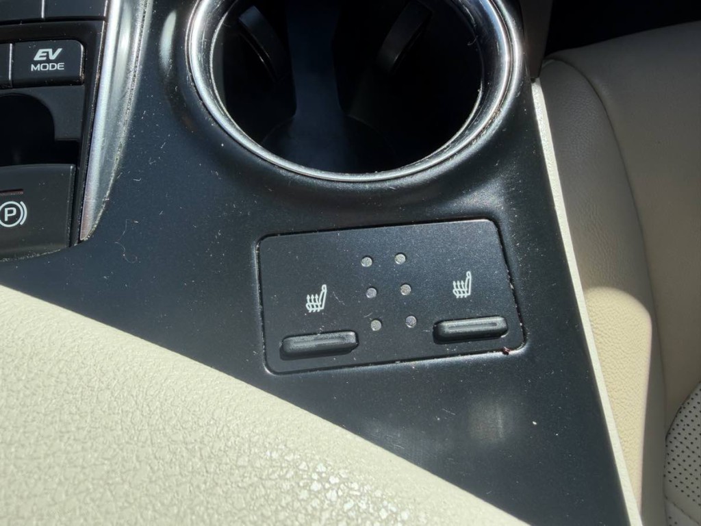 2019 Toyota Camry Image 18