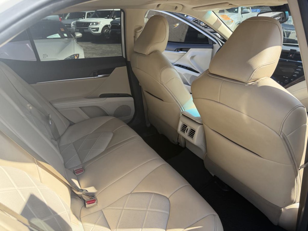2019 Toyota Camry Image 20
