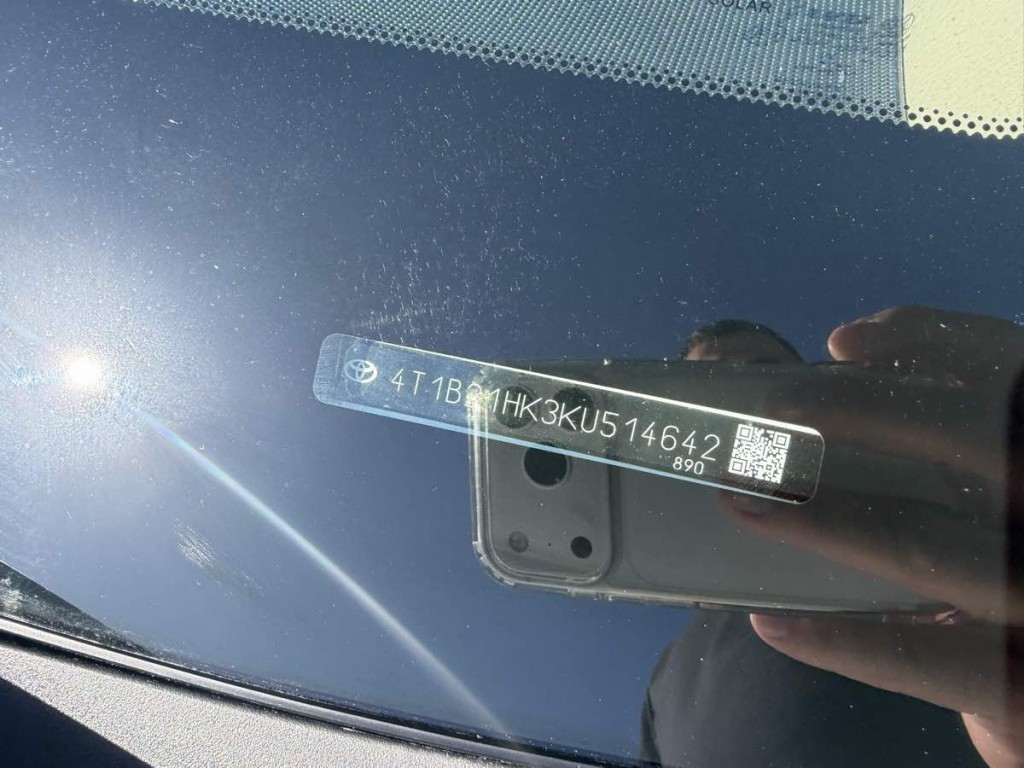 2019 Toyota Camry Image 24