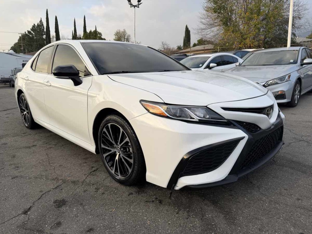 2021 Toyota Camry Image 1