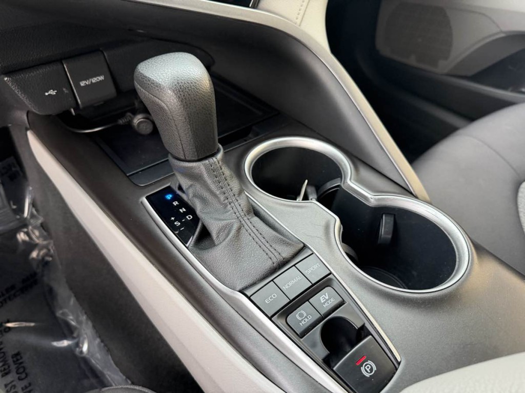 2021 Toyota Camry Image 12