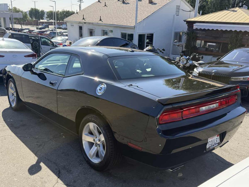 2009 Dodge Challenger Image 4