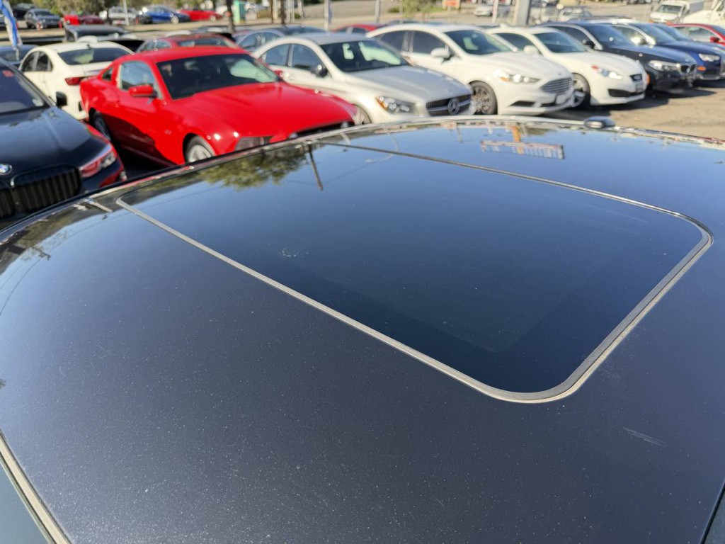 2009 Dodge Challenger Image 8