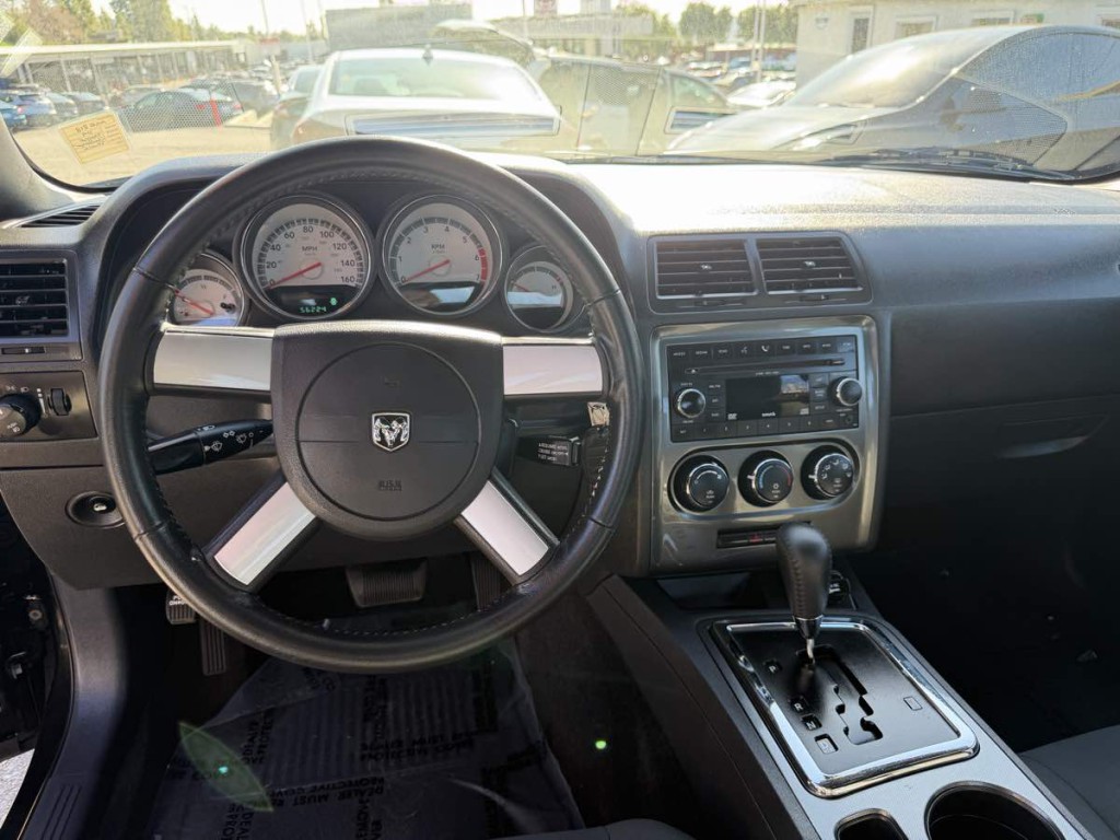 2009 Dodge Challenger Image 13
