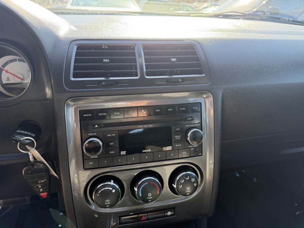 2009 Dodge Challenger Image 15