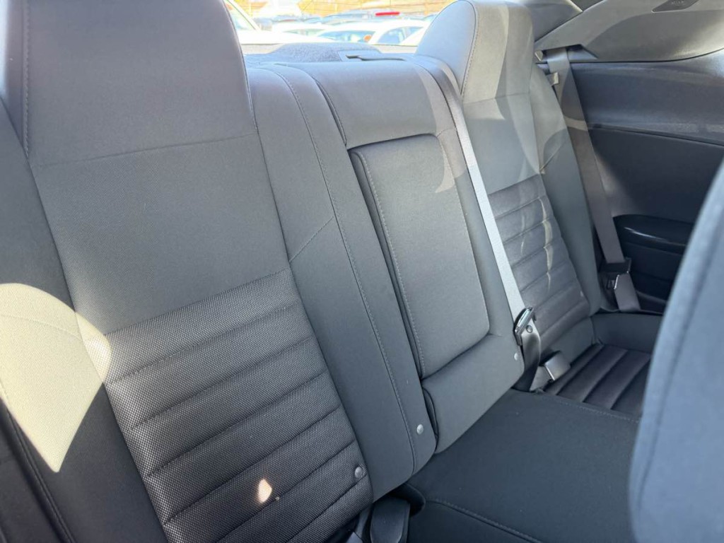 2009 Dodge Challenger Image 19