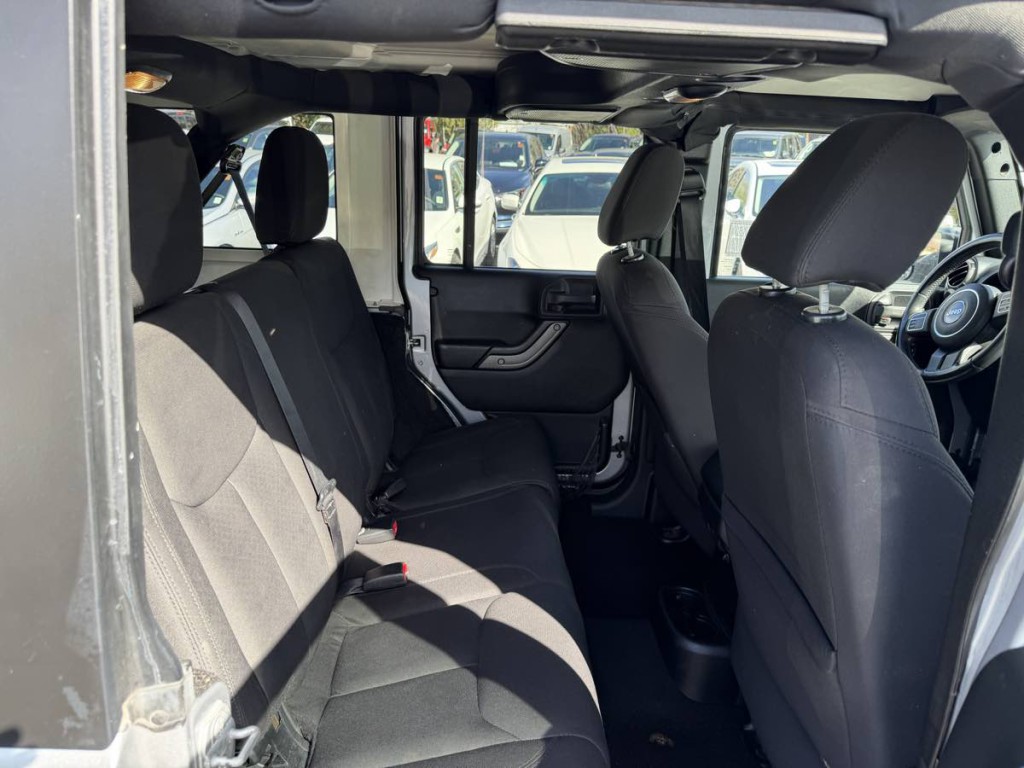 2015 Jeep Wrangler Unlimited Image 12