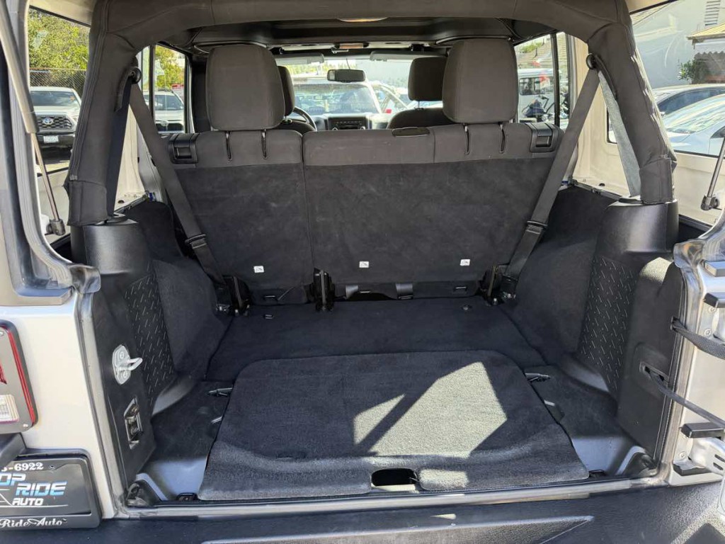 2015 Jeep Wrangler Unlimited Image 15