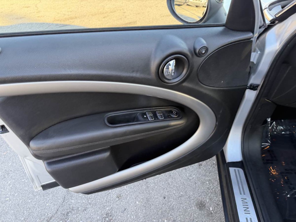 2015 MINI Countryman Image 8