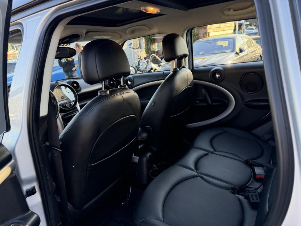 2015 MINI Countryman Image 10