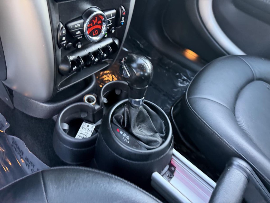 2015 MINI Countryman Image 14