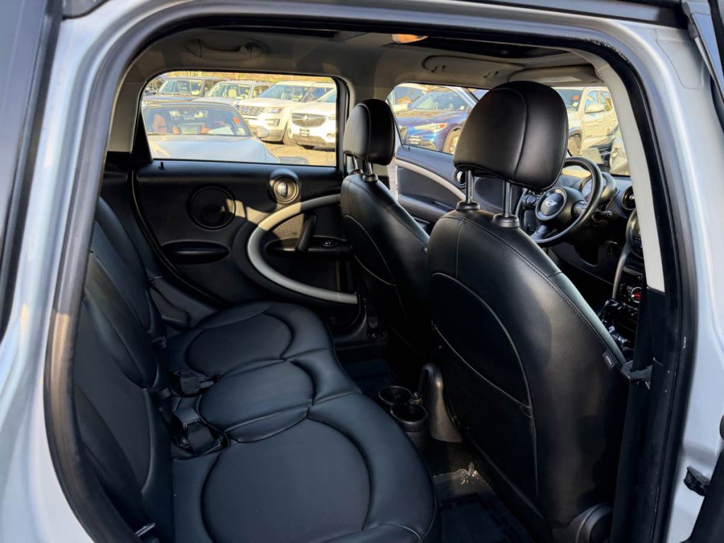 2015 MINI Countryman Image 15